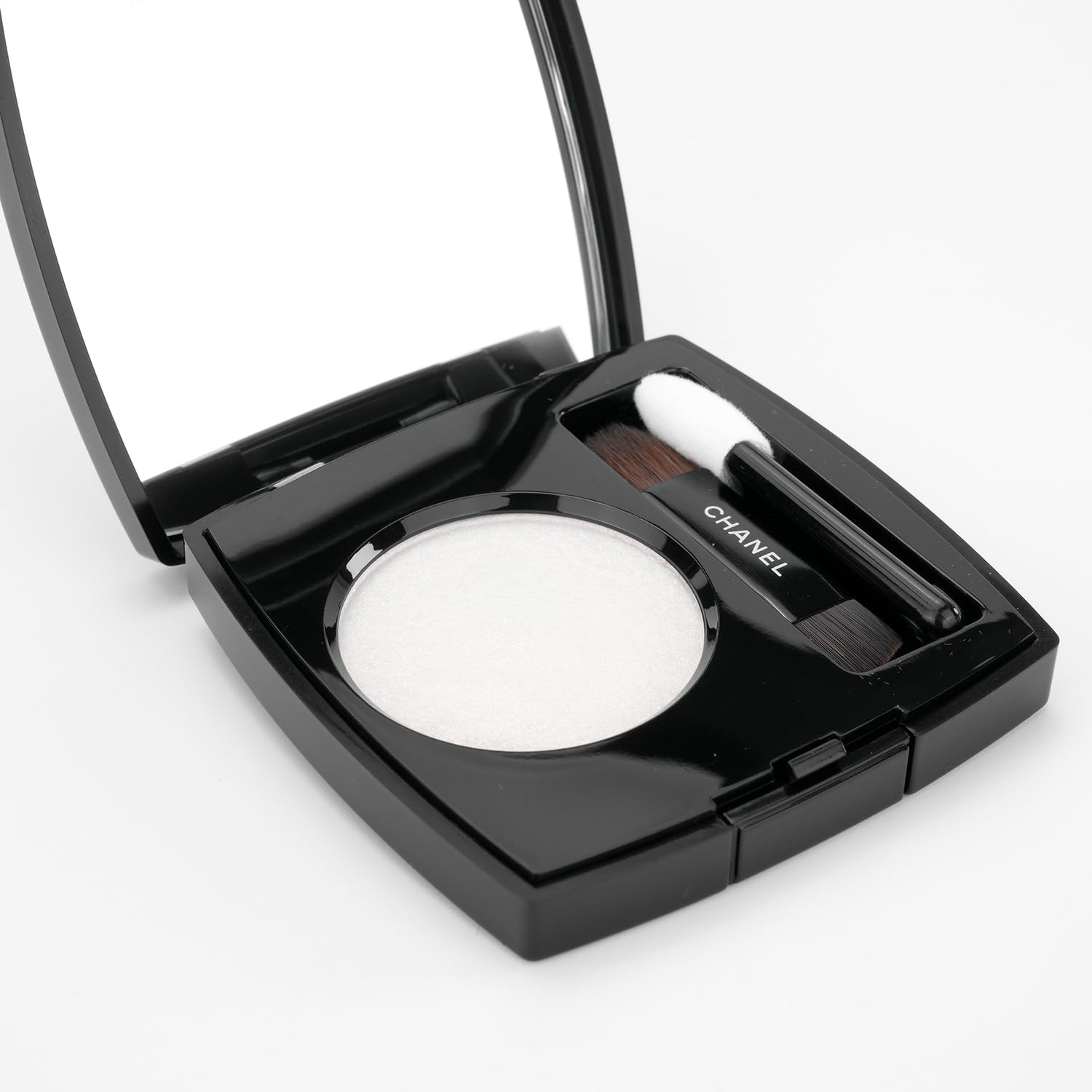 Amazon.co.jp: 【国内正規品】CHANEL シャネル オンブル エサンシエル